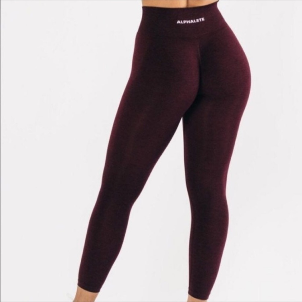 Alphalete Amplify Leggings in Black Cherry size M